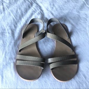 ROXY snakeskin sandals